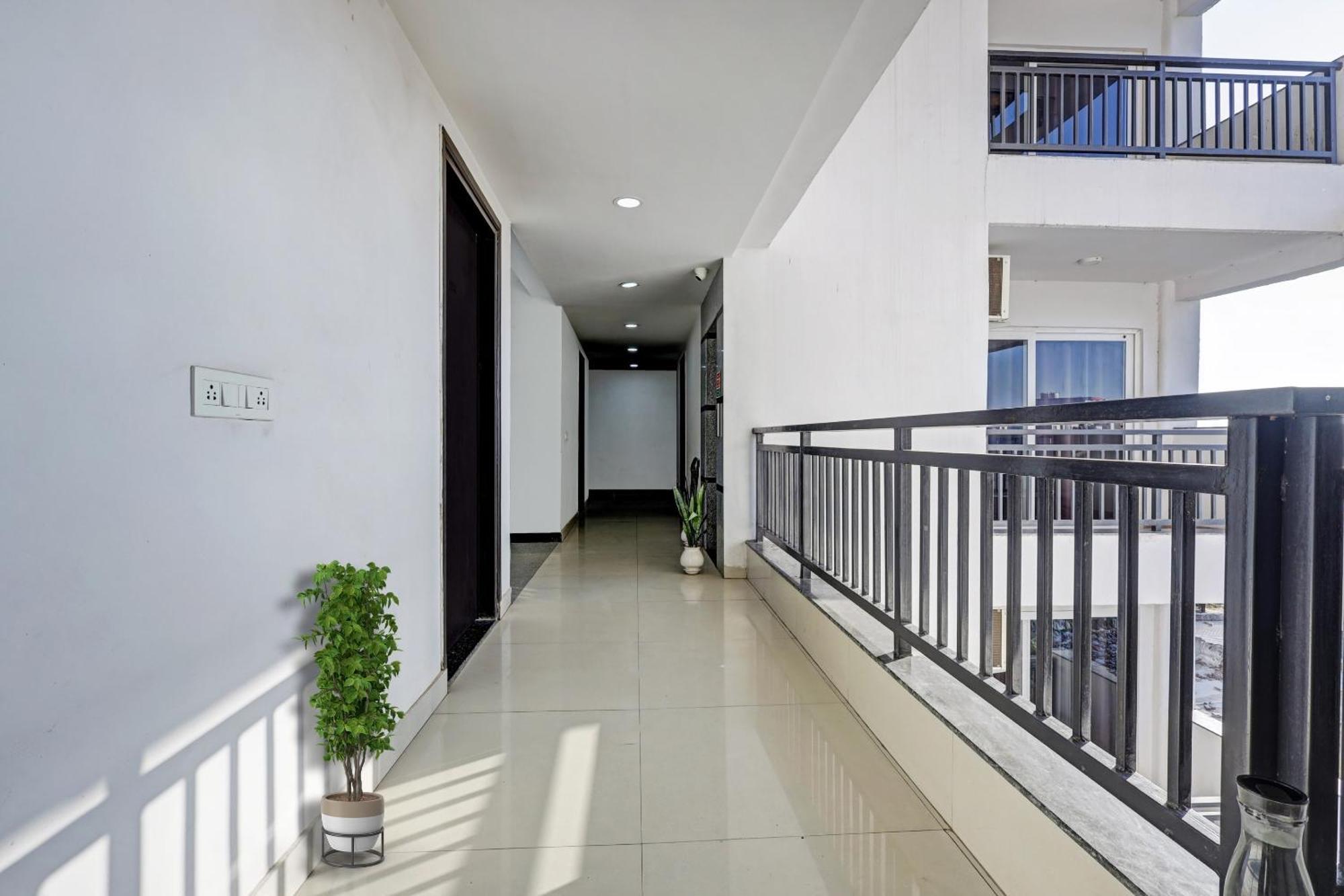 Super Townhouse Tipsyy Near Bestech Central Square Mall Gurgaon Extérieur photo