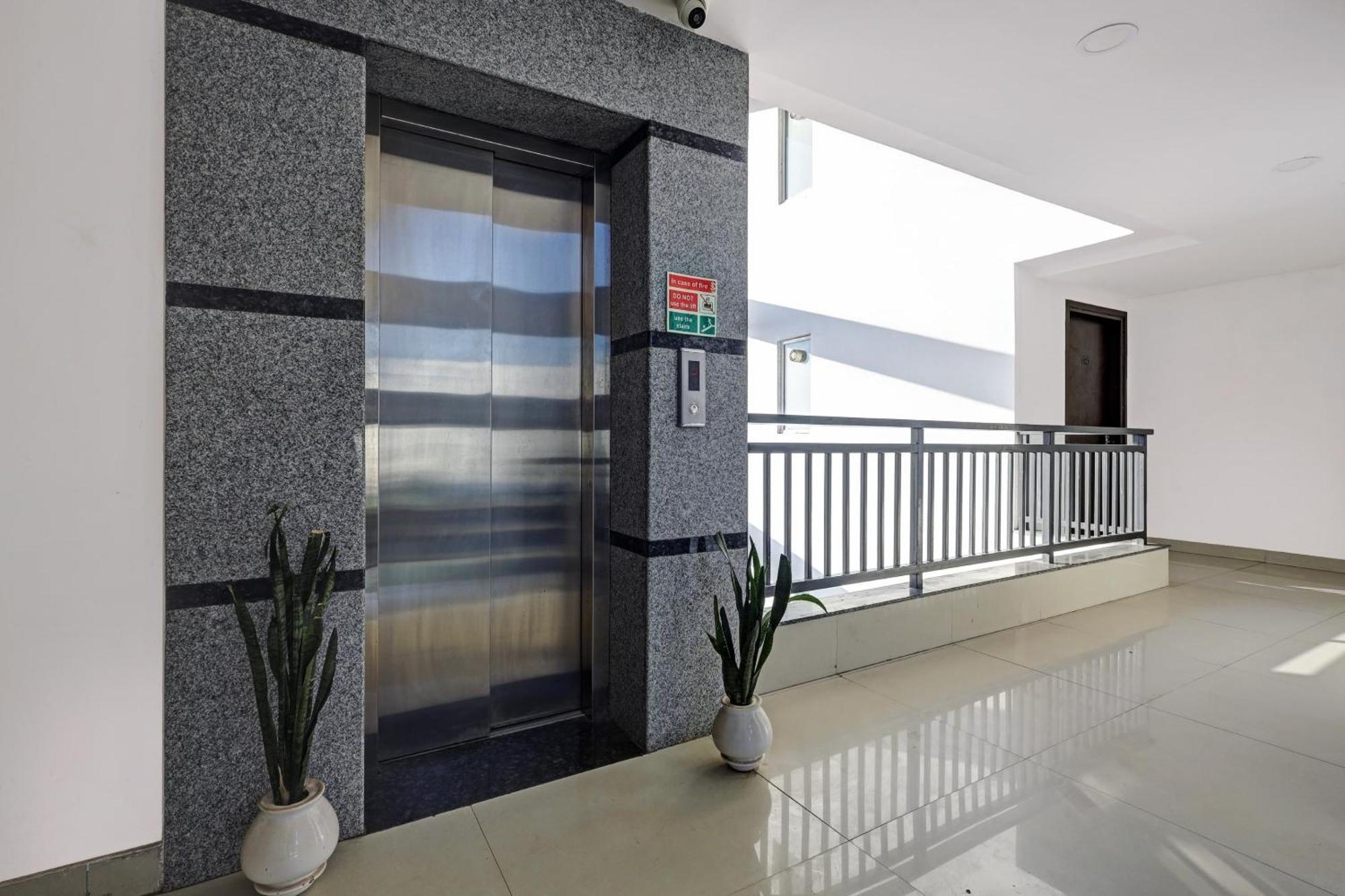 Super Townhouse Tipsyy Near Bestech Central Square Mall Gurgaon Extérieur photo