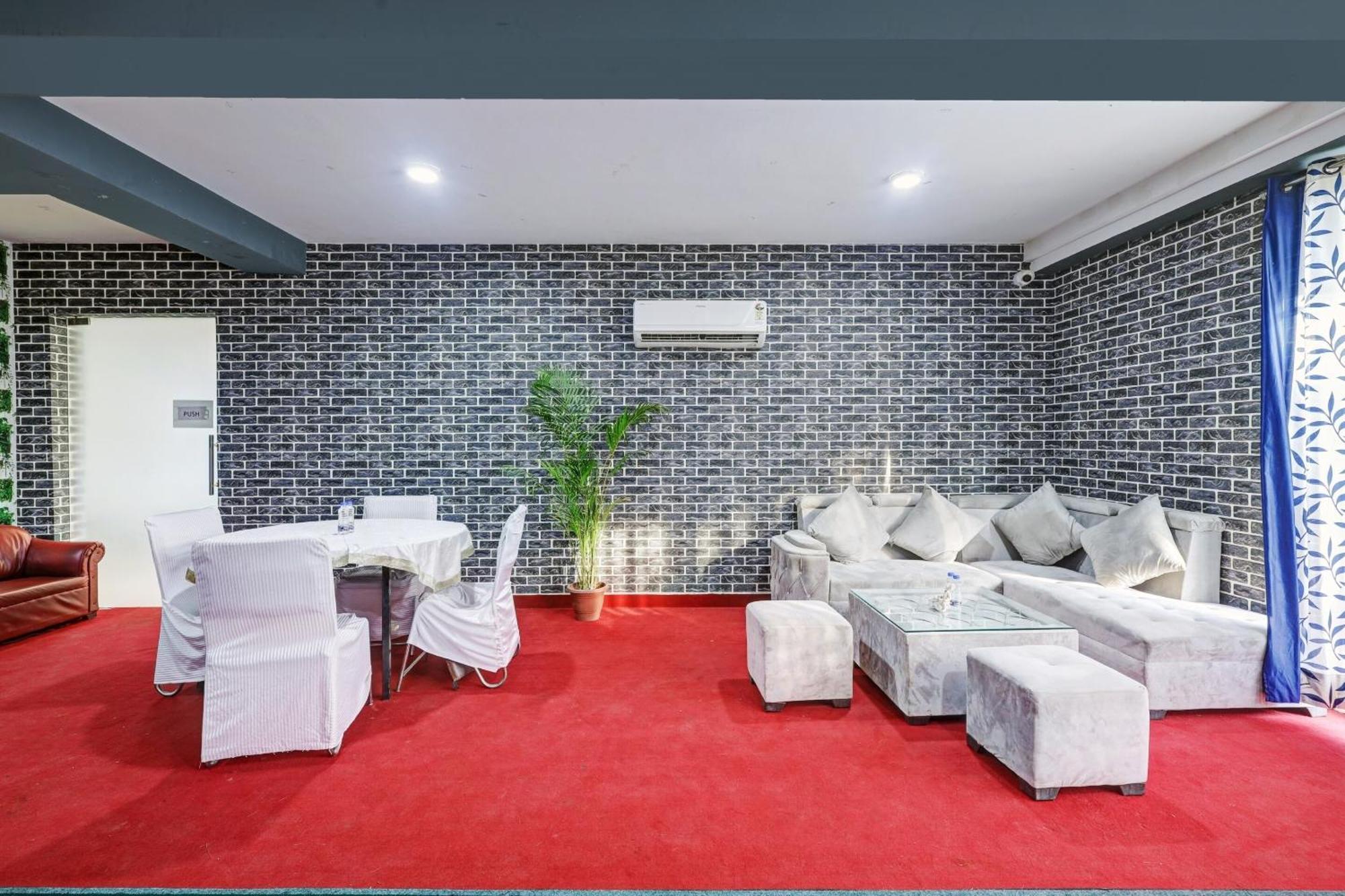 Super Townhouse Tipsyy Near Bestech Central Square Mall Gurgaon Extérieur photo